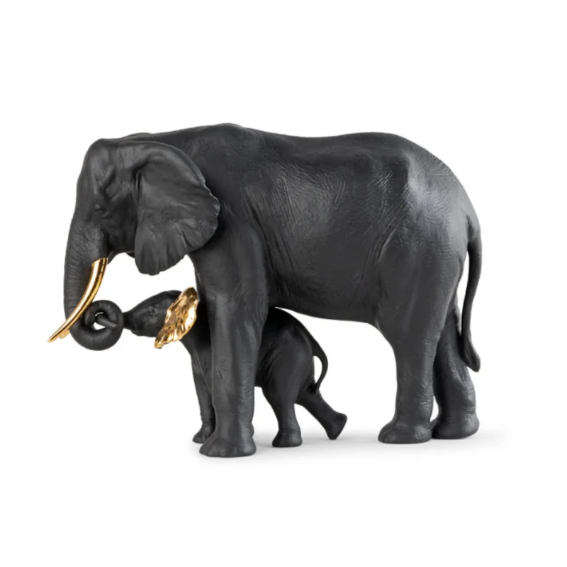 Elefanten-Figur LEADING THE WAY aus Porzellan Limited Edition