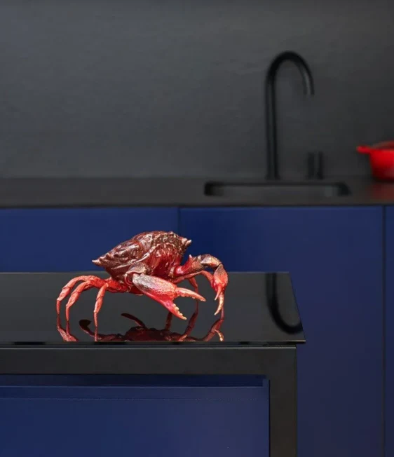 Figur CRAB SCULPTURE RED aus Porzellan