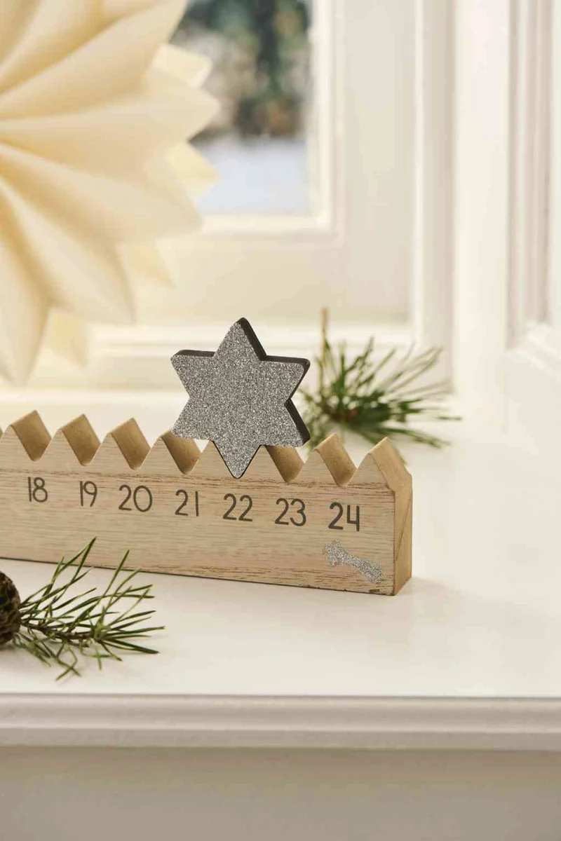 Adventskalender Stern SILVER STAR ☆ Holz ca. 52x5,5x2,5 cm Kollektion Stillenat