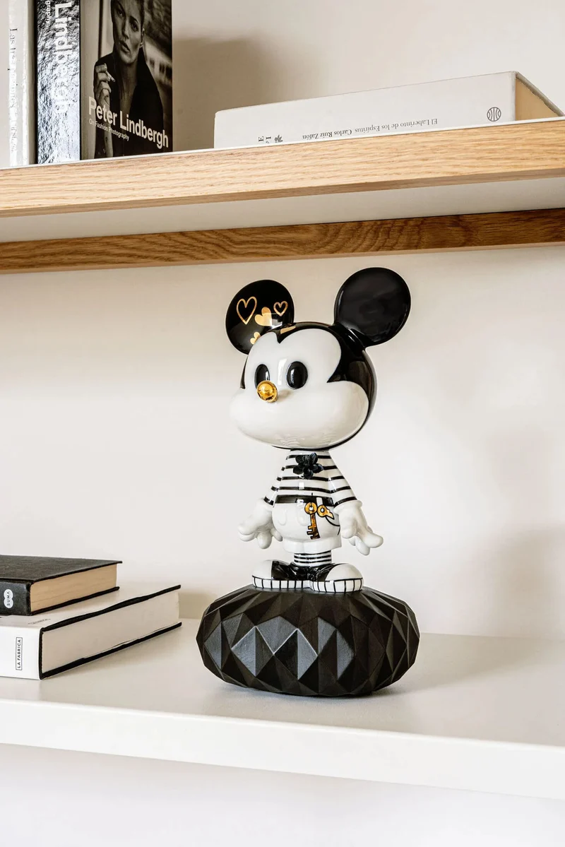 Figur MICKEY in Schwarz und Weiss