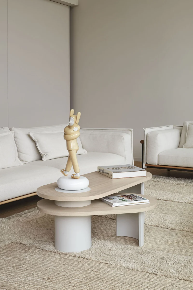 Figur EMBRACED in Gelb, H57 cm