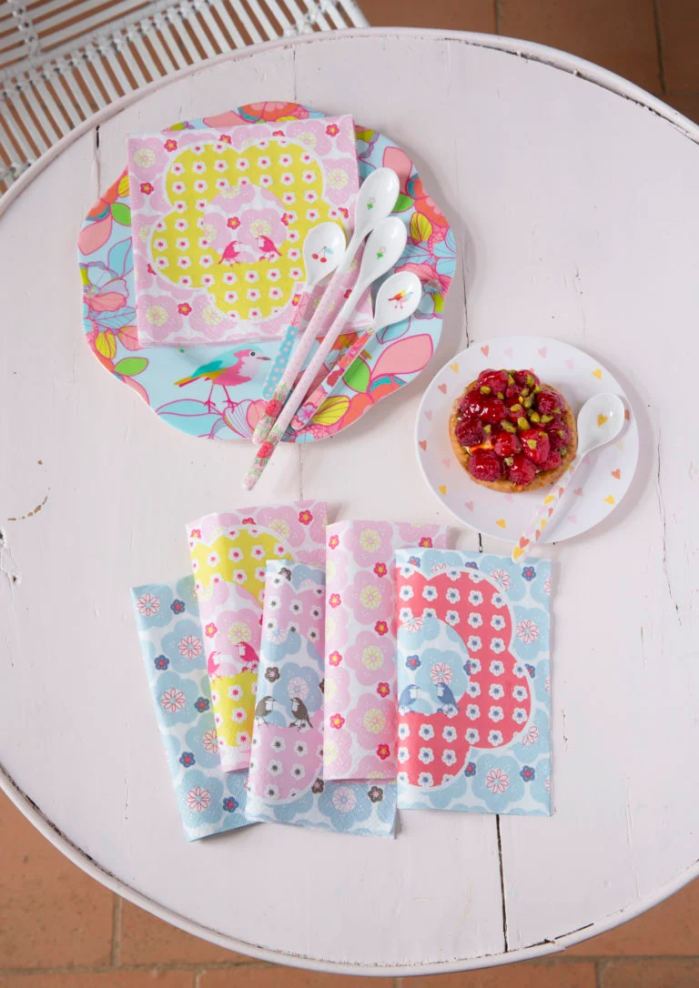 Servietten MIMI-FLOWER koralle 20 Stück Packung dreilagig 33x33 cm Tissue Blumenmuster