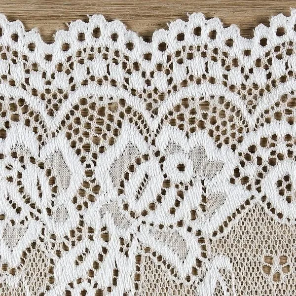 Vintage Spitzenläufer Blumen auf Rolle - weiß (9m Länge)