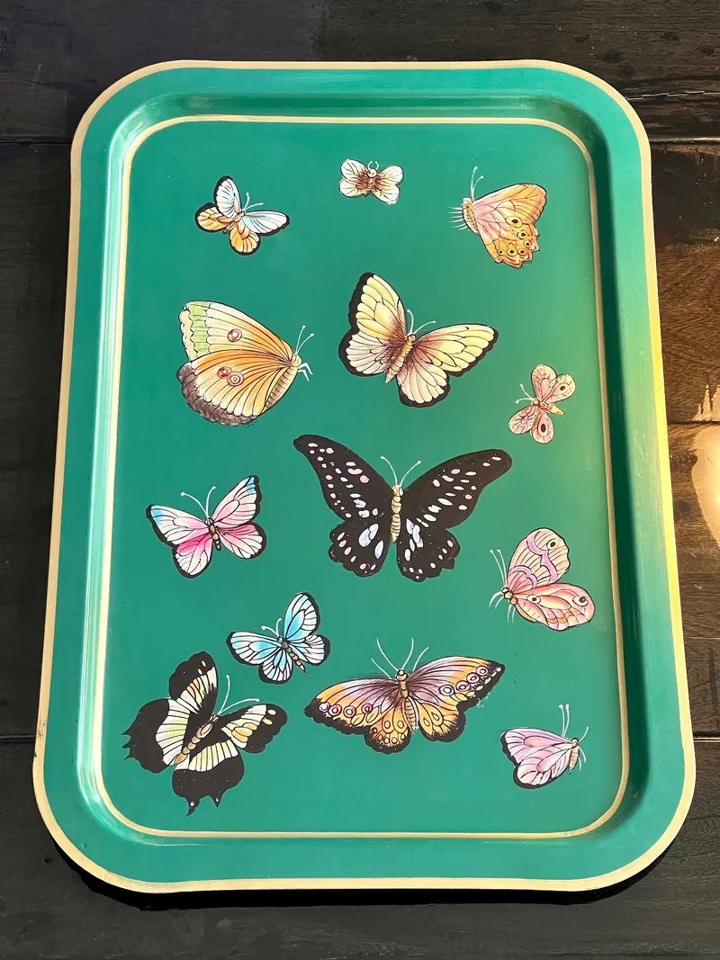 handbemaltes Tablett „Butterfly Garden“ 43 × 30 cm