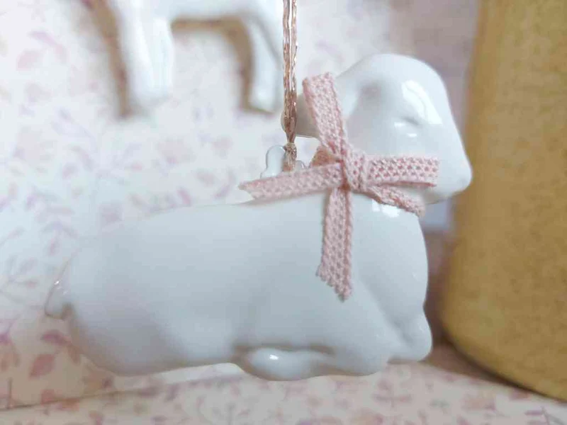 Maileg LAMM liegend Anhänger rosa Schleife OSTERN Ornament-Dekoanhänger 6,5 cm Osterschmuck