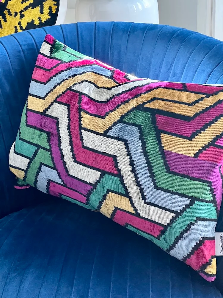 Kissen IKAT Seidensamt, geometrisches Muster 40x60cm