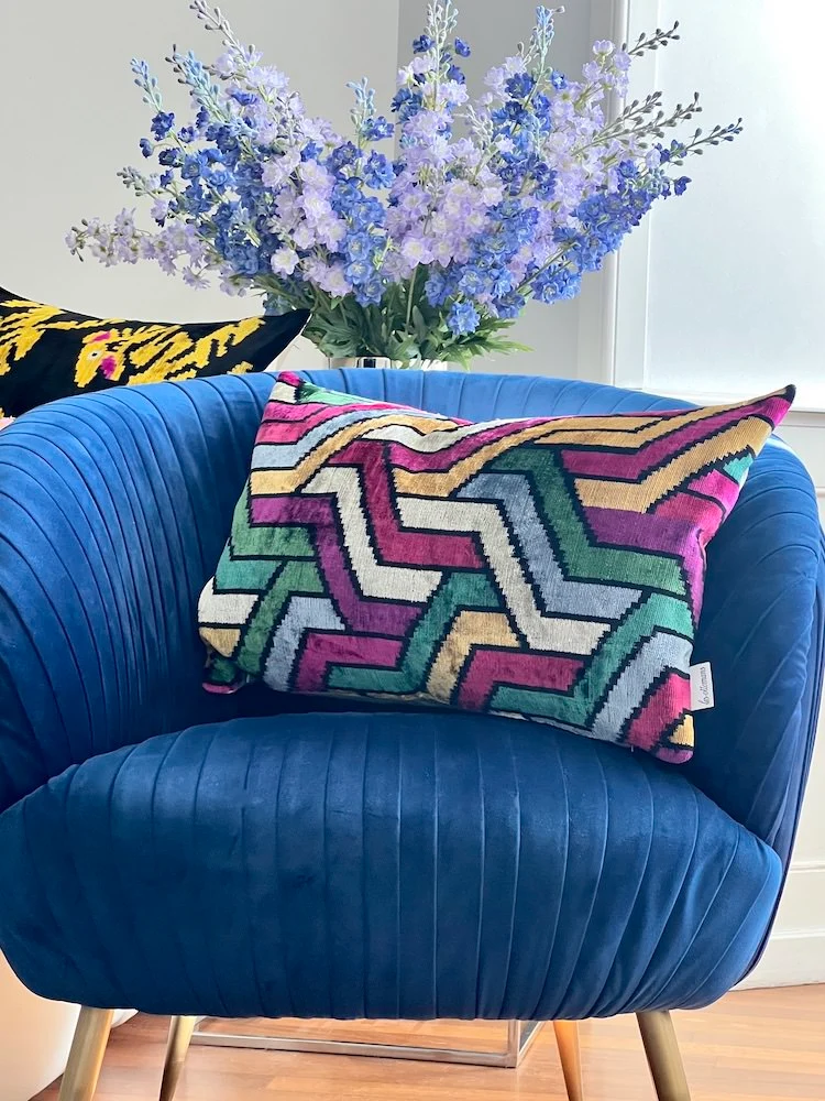 Kissen IKAT Seidensamt, geometrisches Muster 40x60cm
