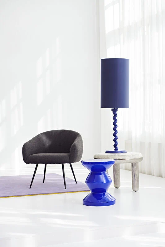 Thick Disk Side Table in silber