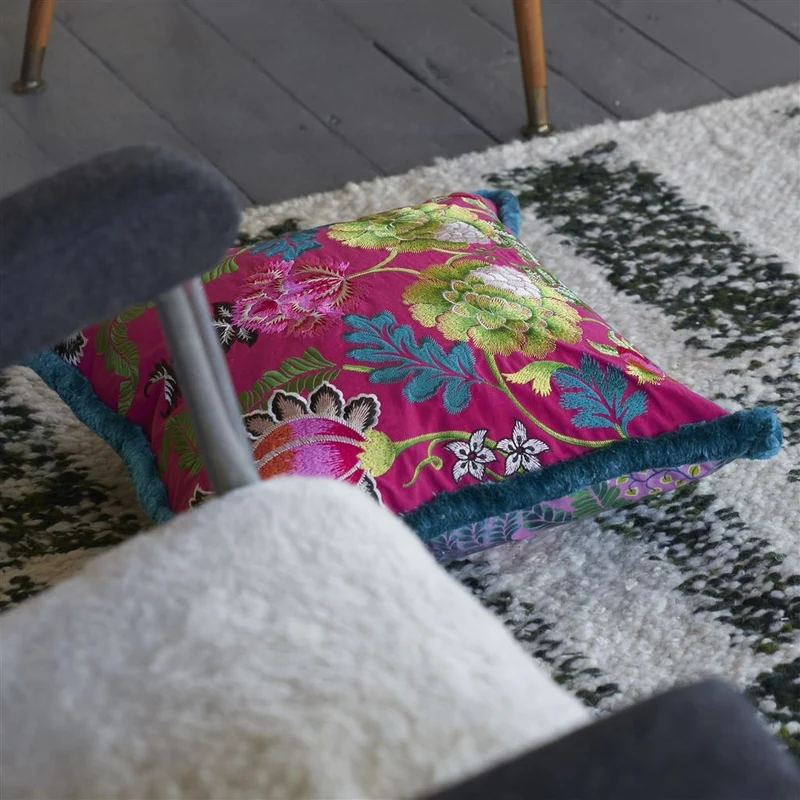 Kissen BROCART DECORATIF EMBROIDERED CERISE, 50 x 50 cm