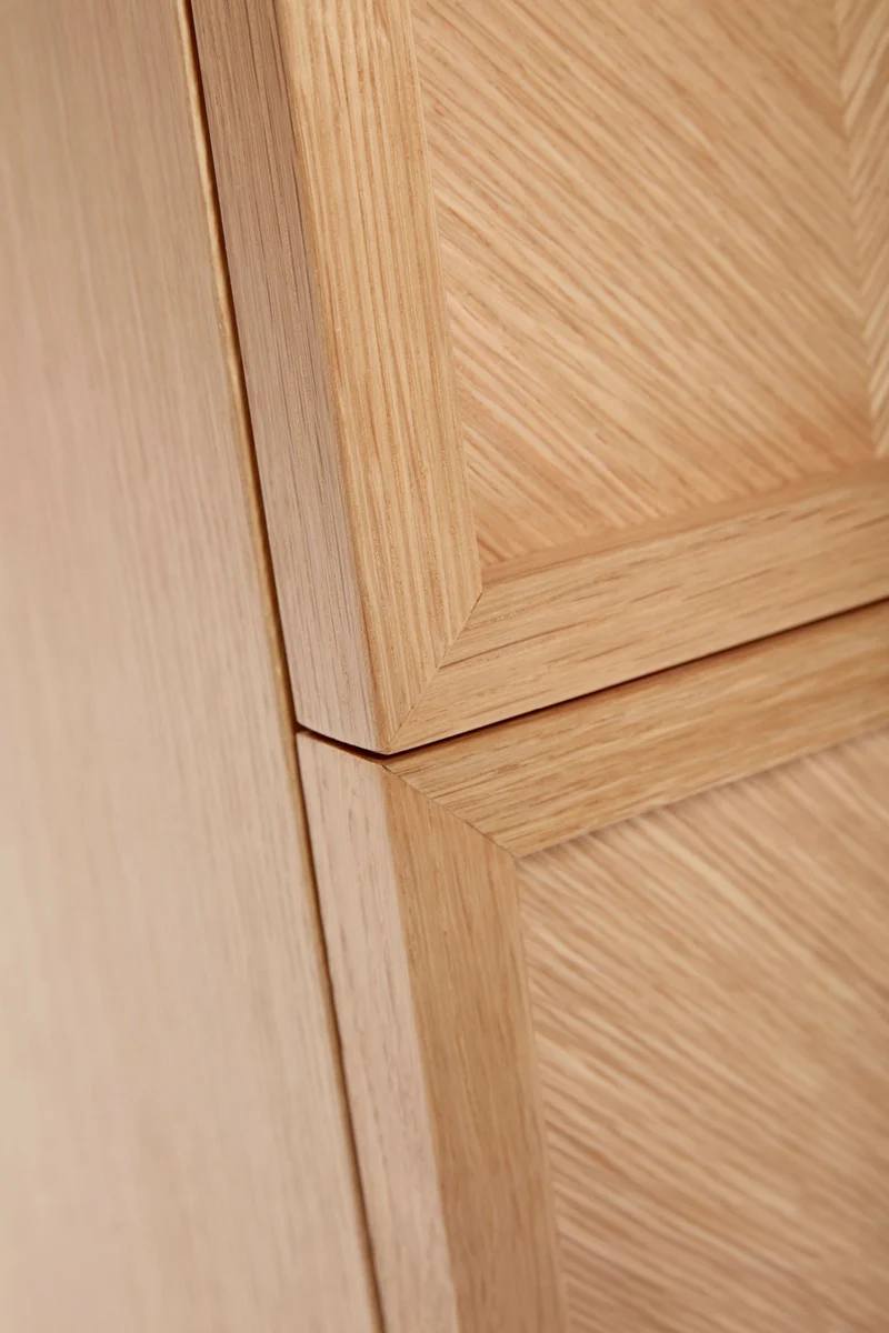 Nachttisch aus Eichenholz Naturfarben Herringbone - Hübsch