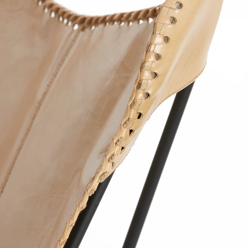 Eleganter Sessel BUTTERFLY in Leder Sand