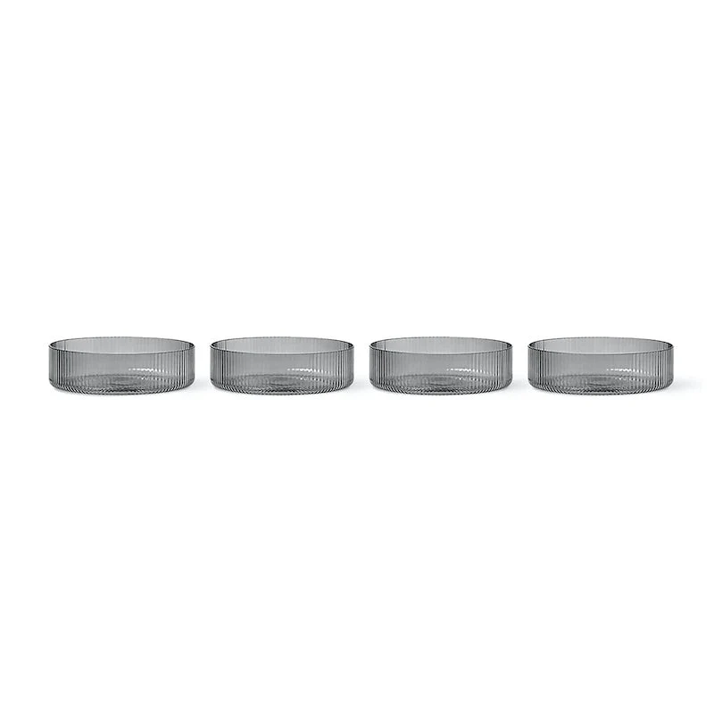 Ripple Dessertschalen Glas 4er Set – geriffelte Servierschalen von ferm LIVING