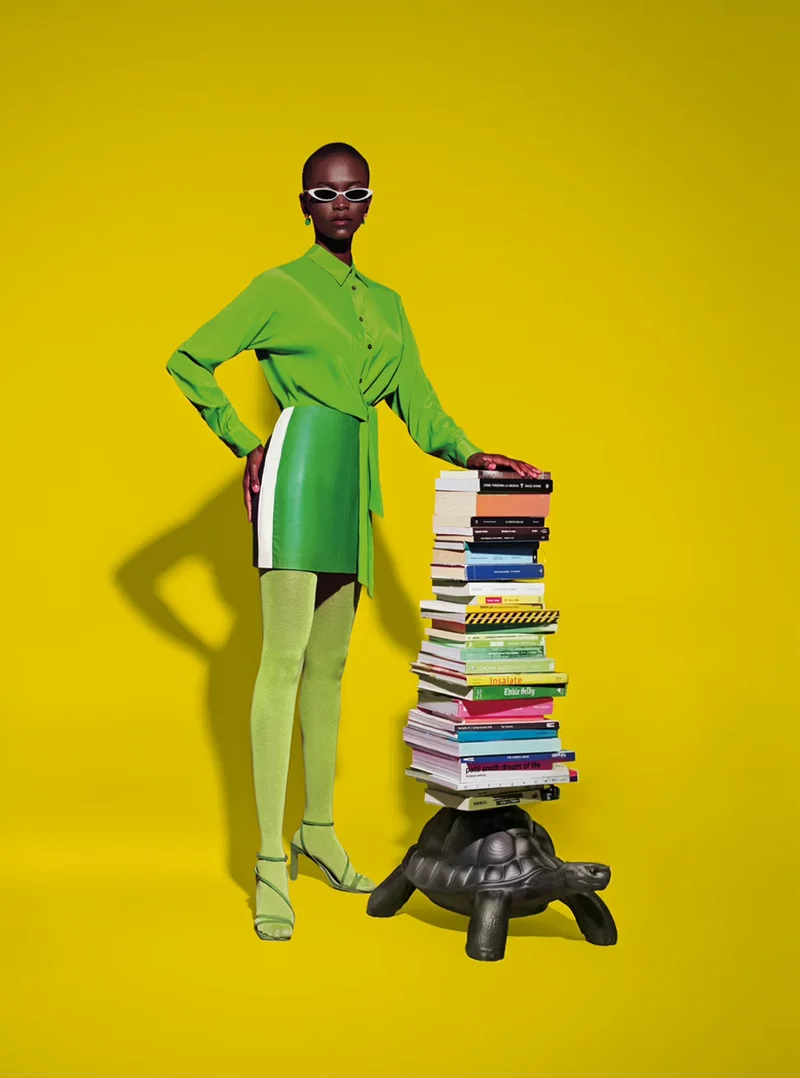 Bücherregal Turtle Carry in schwarz