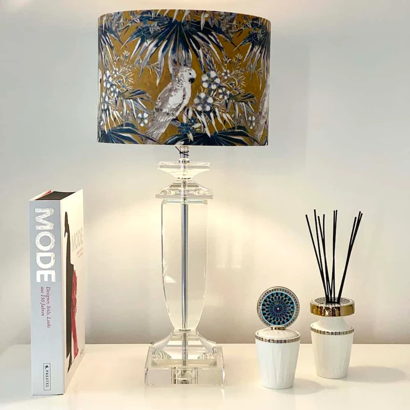Tischlampe HORNAVAN Glas Papagei ocker 60cm