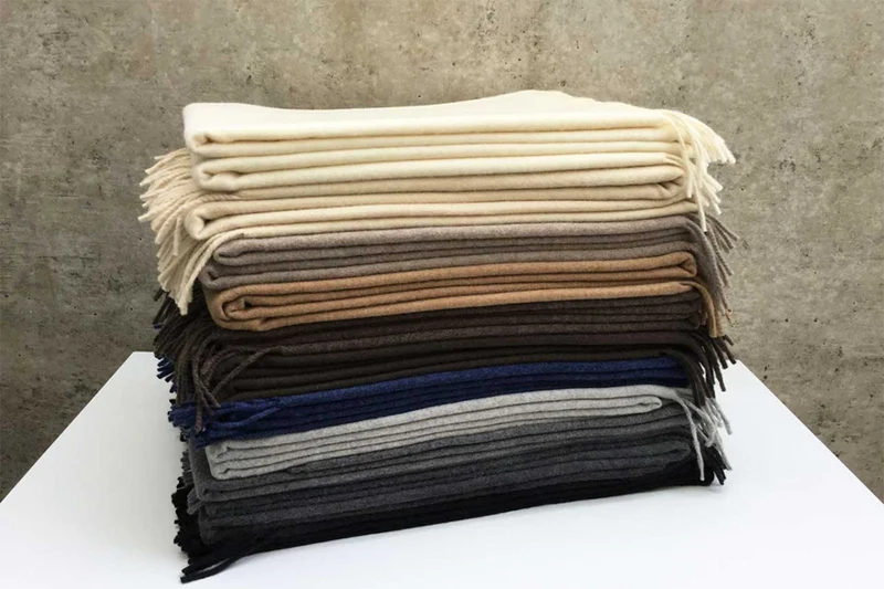 Plaid UNI Cashmere-Wolle black