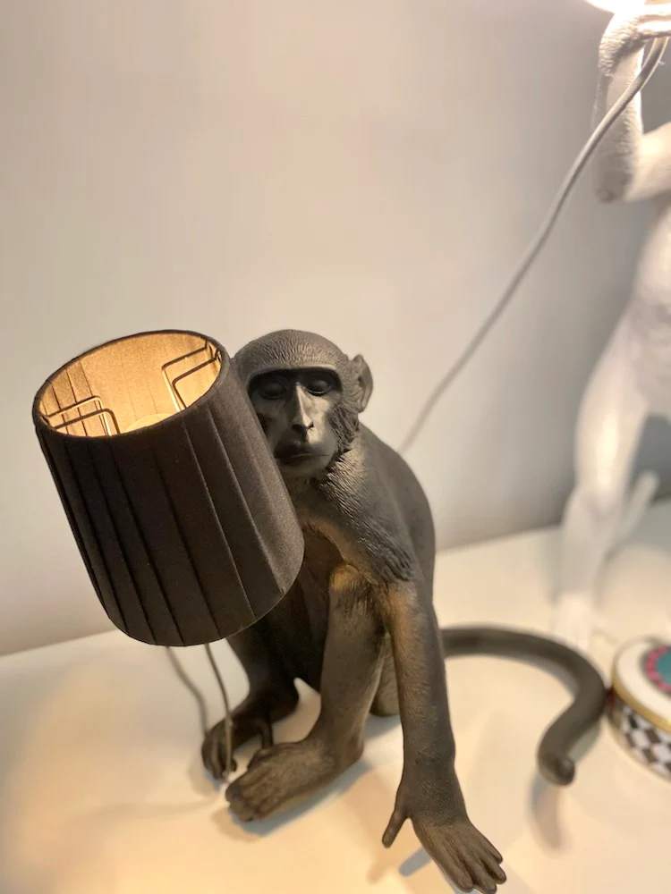 Tischlampe MONKEY sitzend-schwarz 34x30x32 cm