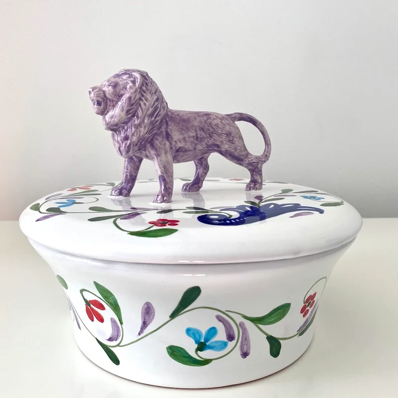 Keramikdose mit Deckel 'MENAGERIE LÖWE'