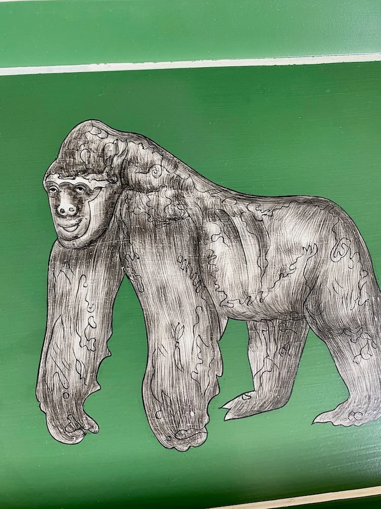 handbemaltes Tablett 'GORILLA' aus Eisen - grün 43x30cm