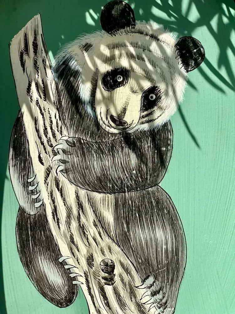 handbemaltes Tablett ‘PANDA’ aus Eisen - grün 33x20 cm