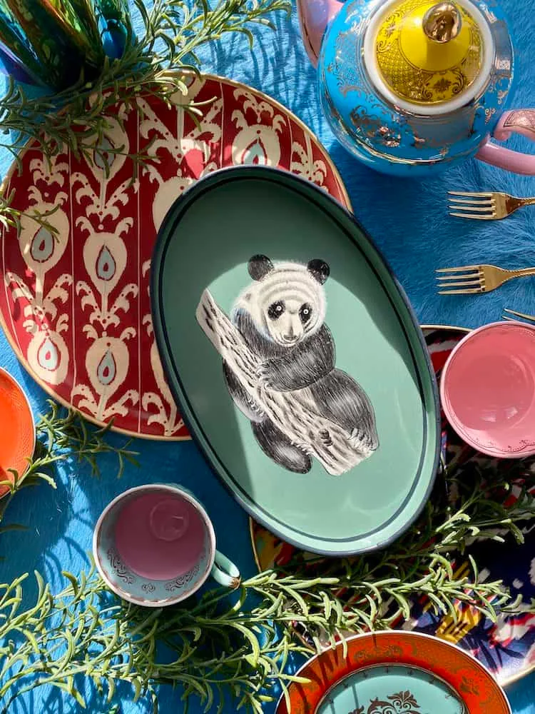 handbemaltes Tablett ‘PANDA’ aus Eisen - grün 33x20 cm