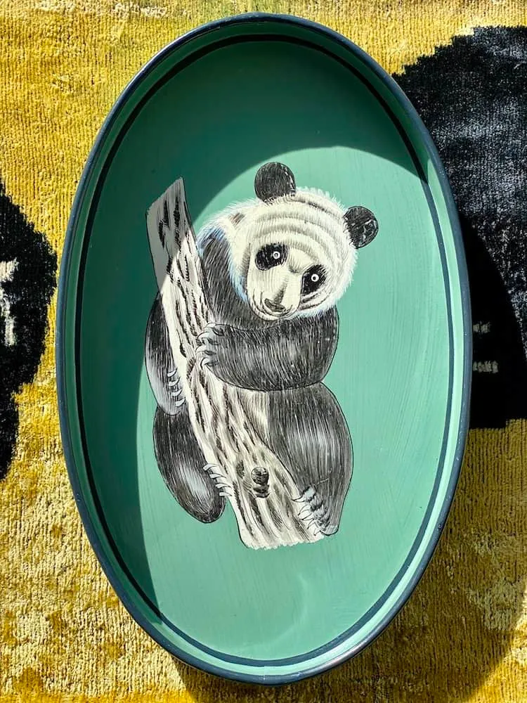 handbemaltes Tablett ‘PANDA’ aus Eisen - grün 33x20 cm