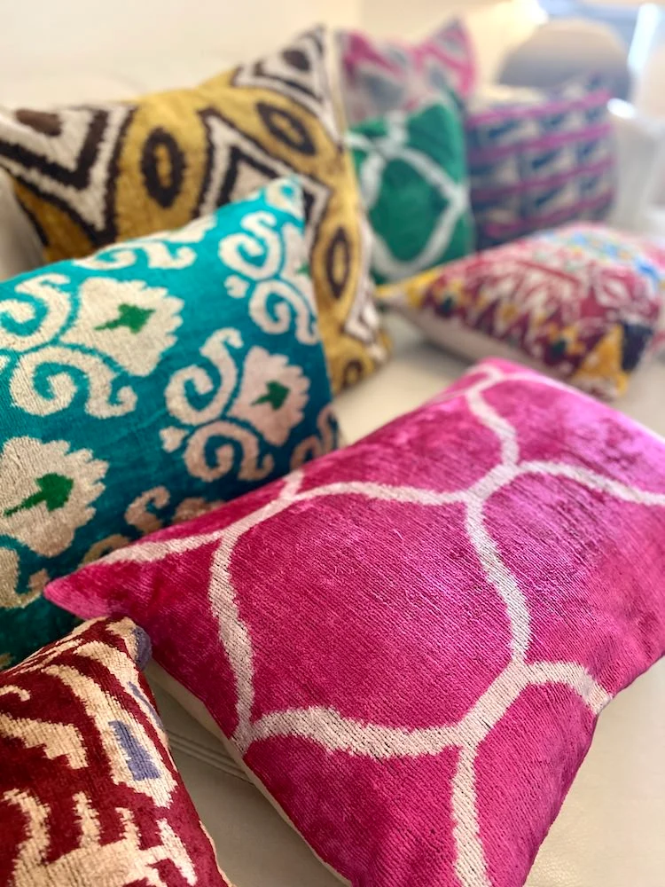 Kissen 'IKAT' aus Seidensamt - Kreise- fuchsia-creme 40x60 cm