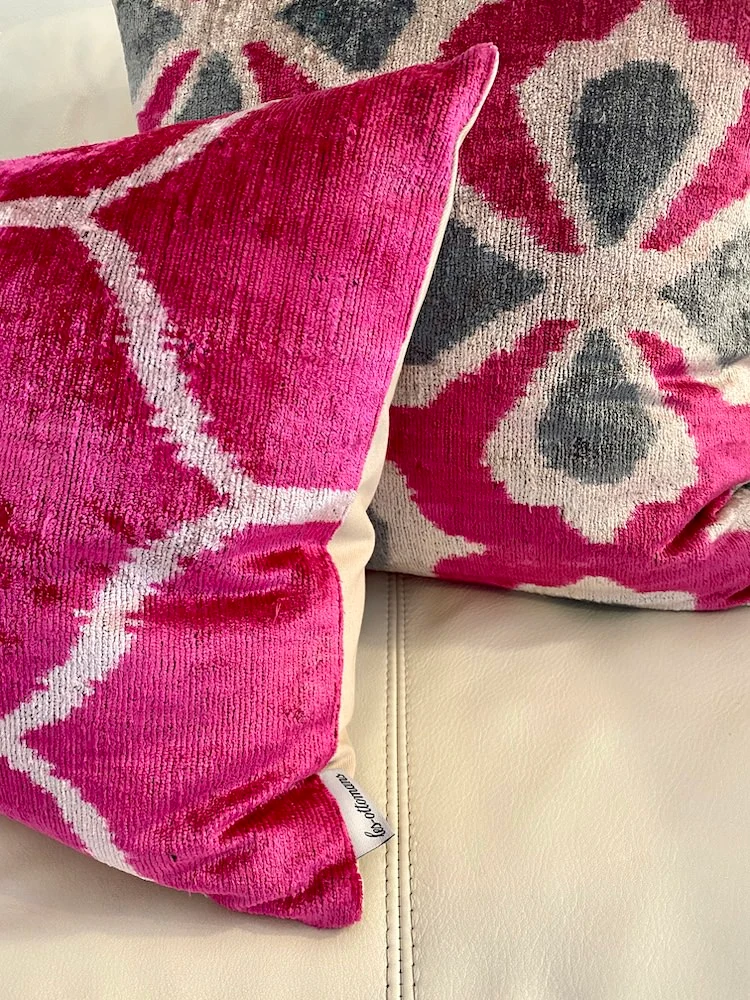 Kissen 'IKAT' aus Seidensamt - Kreise- fuchsia-creme 40x60 cm