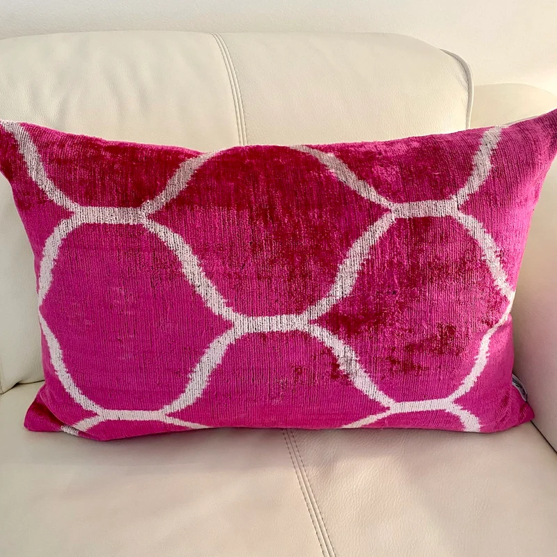 Kissen 'IKAT' aus Seidensamt - Kreise- fuchsia-creme 40x60 cm