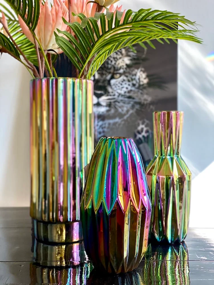 Vase 'OILY FOLDS' M-Faltenvase Ø17 x H33 cm