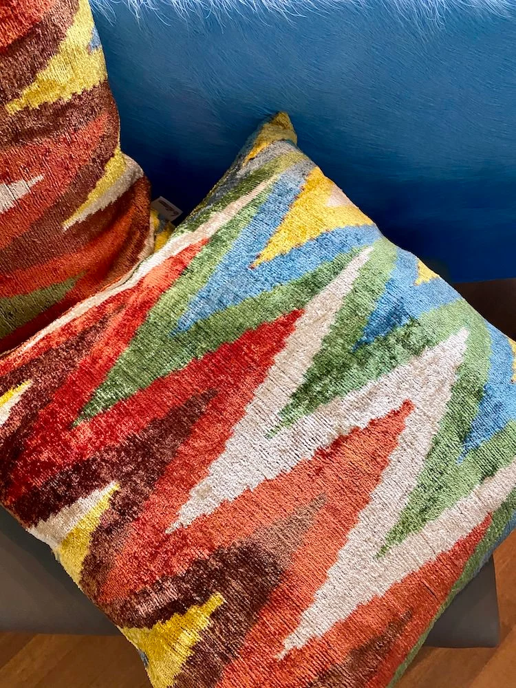 Samtkissen 'IKAT' - bunt-mix 50x50 cm