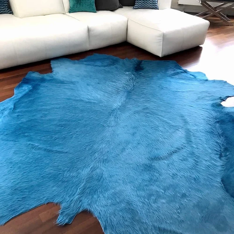 Kuhfell Teppich in himmlischem Blau