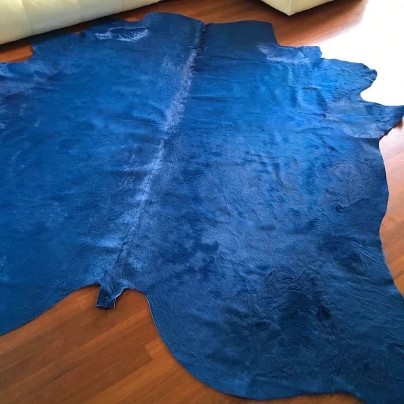 Kuhfell Teppich in Skyline-Blau