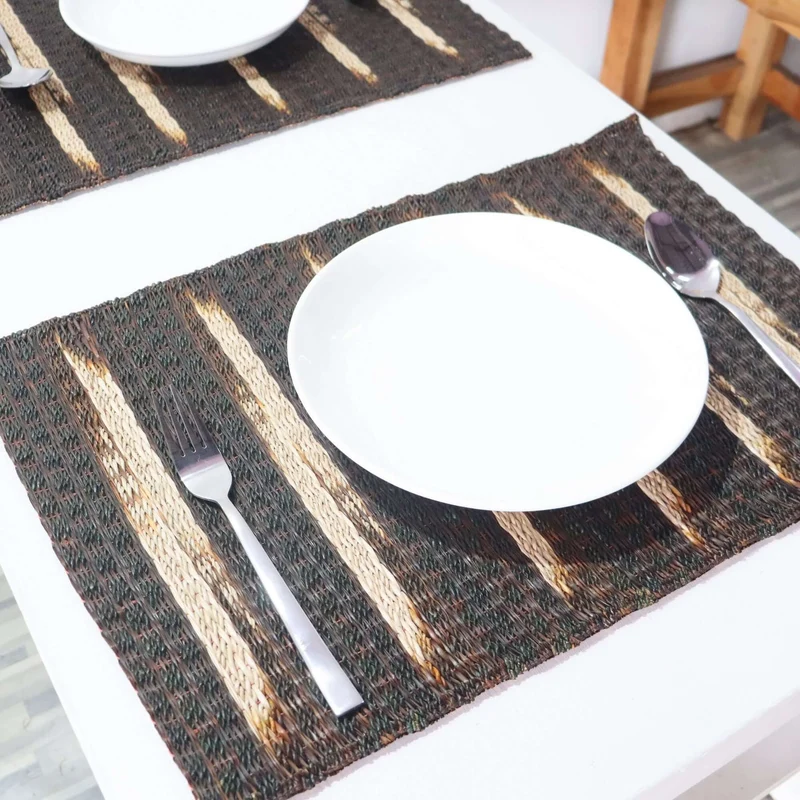 Lalavin Handwoven Sedge Placemat
