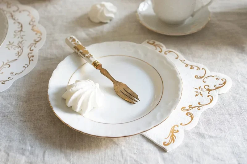 Servietten "Gold-Ornament" 12Stk./33x33cm