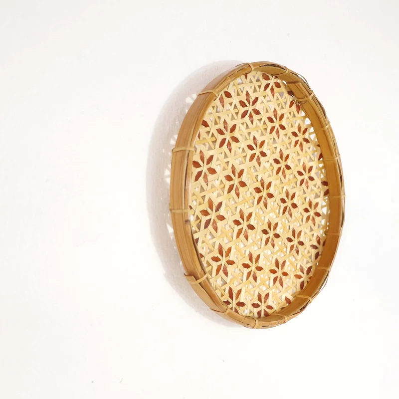 Natural & Red-Brown Bamboo Wall Plate Decor — Boho Handwoven Star-Pattern Wicker Wall Art, 8 in