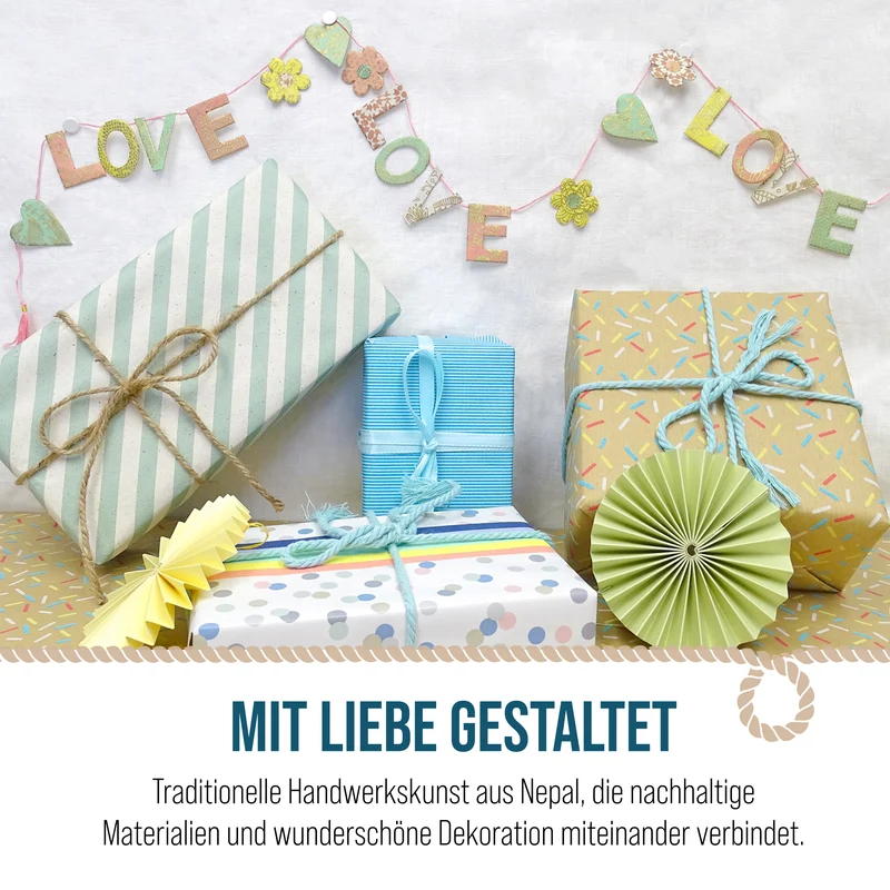 Girlande Love Love Love aus Naturpapier 100 cm handgefertigt in Nepal