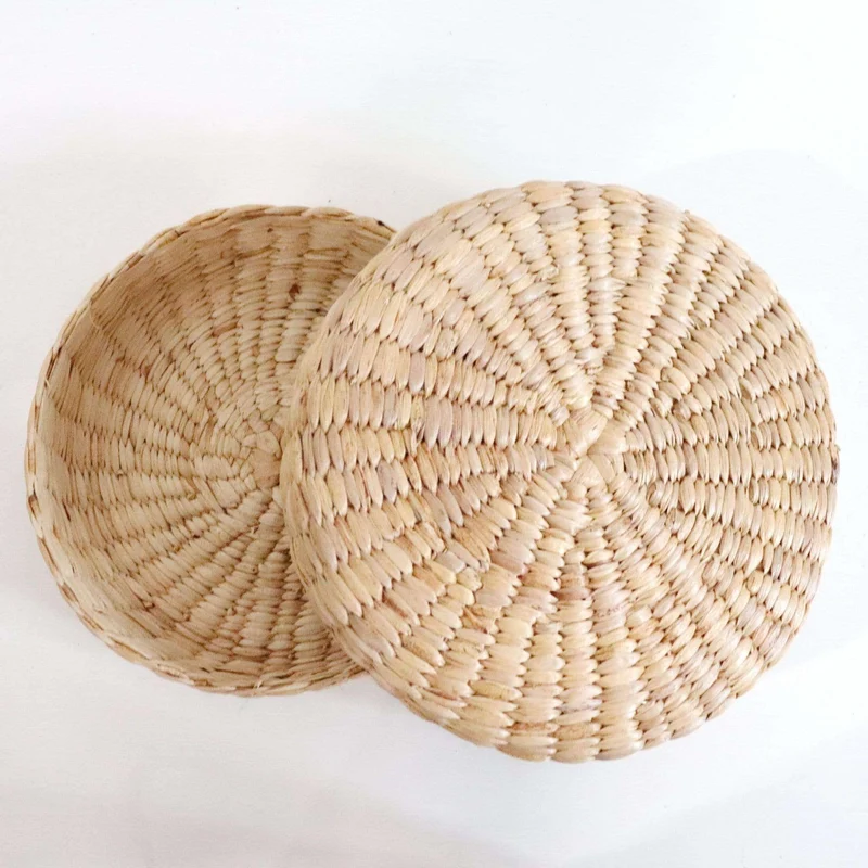 CHA SHA Handwoven Round Seagrass Basket with Lid (Wholesale)