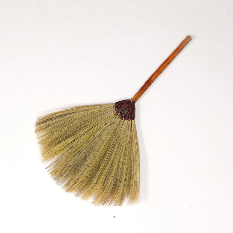 NI THAN - Decorative Broom