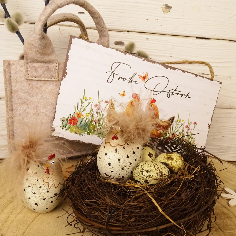 Logbuch-Verlag Deko Henne mit Feder 2er Set 6,5 cm Creme braun - Osterfigur Huhn aus Polyresin Frühlingsdeko Tischdeko Ostern Landhausstil