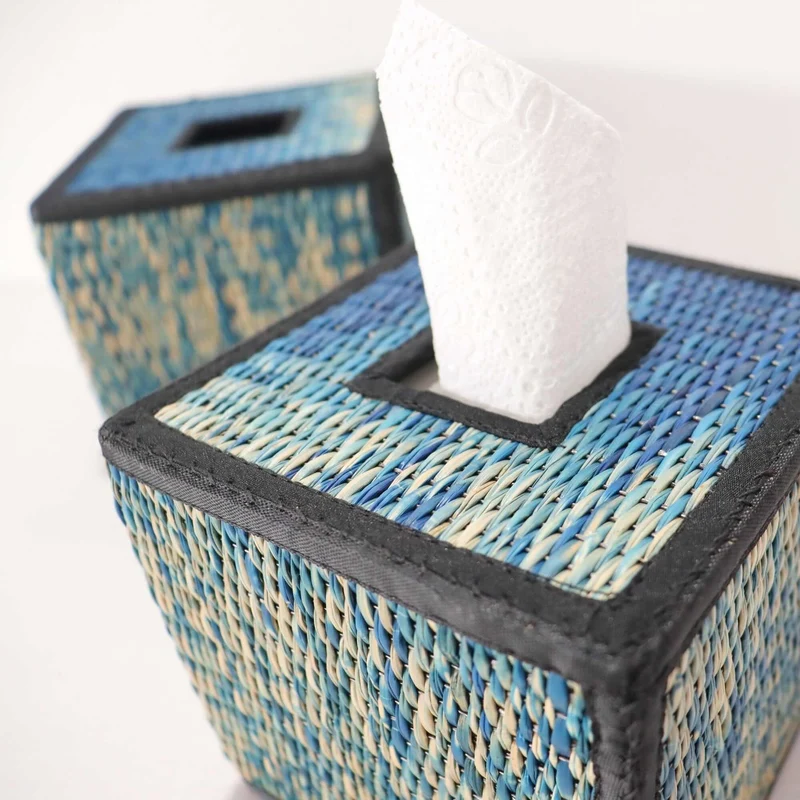 PUN THA LEE - Tissue Box Cover