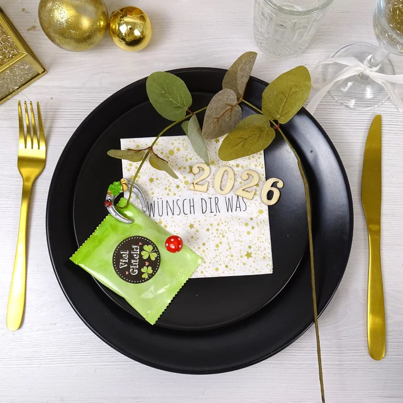 24 Fruchtgummi Tütchen Viel Glück grün schwarz – Mini-Geschenke und Glücksbringer