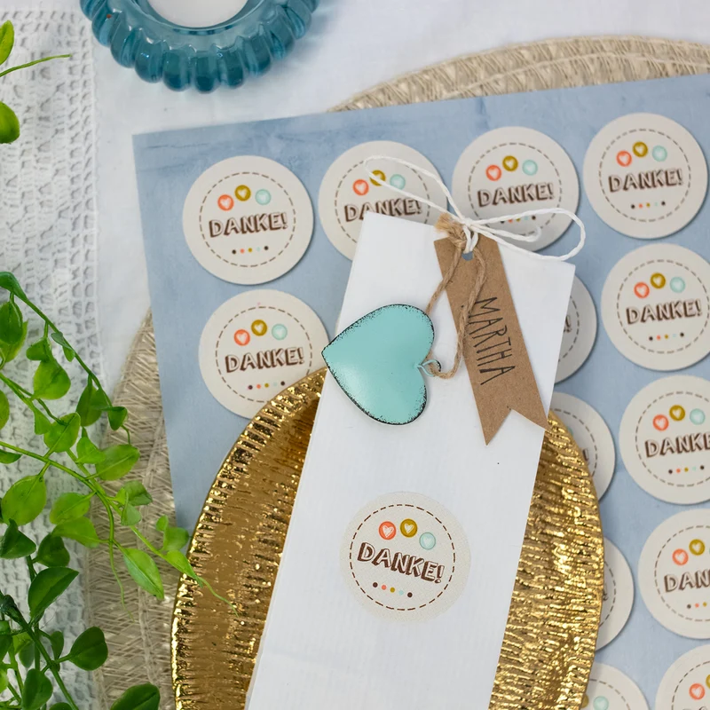 24 Stück runde Aufkleber DANKE natur beige 3 Herzen pastell-farben rot blau grün retro Dankeschön Verpackung Gastgeschenk Kunden-Verpackung Geschenkverpackung Sticker Etiketten give-away Werbegeschenke