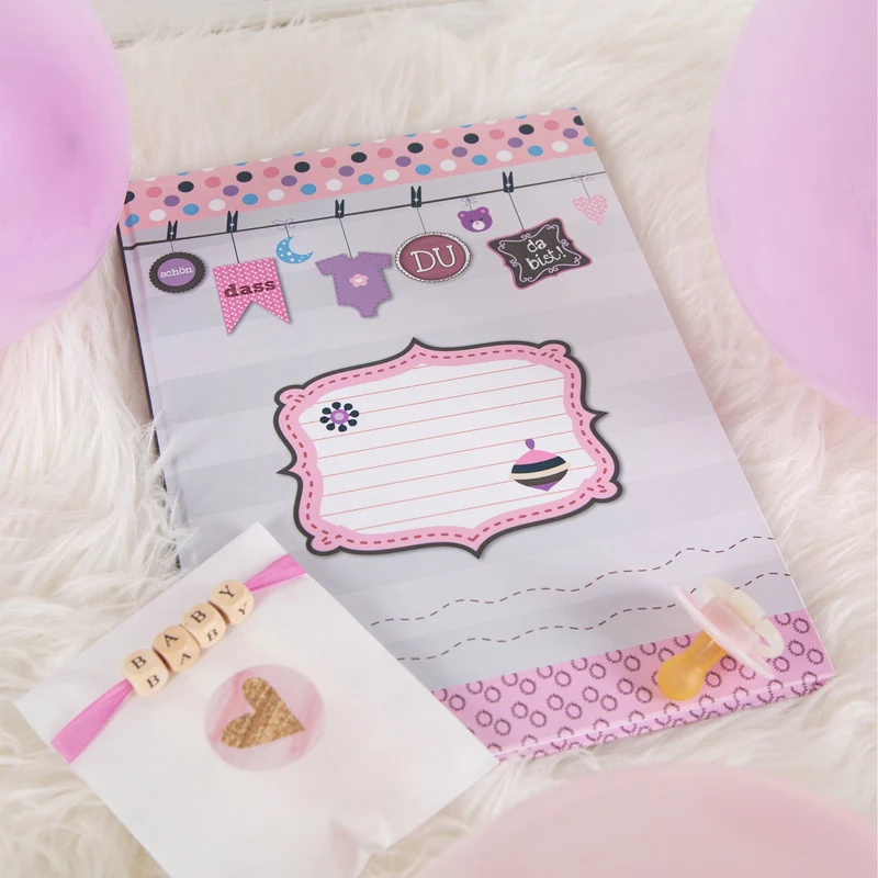 Babytagebuch DIN A4 "Schön, dass du da bist" - leeres Buch zum Beschriften - erstes Jahr rosa