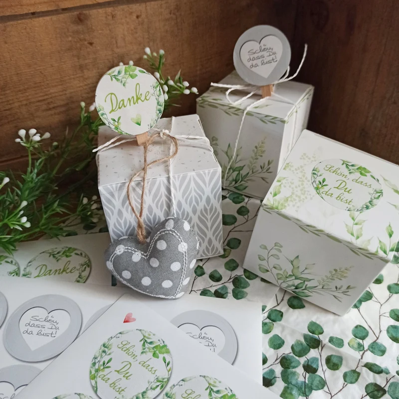 Logbuch-Verlag 6 Herzanhänger beige grau weiß Stoffherzen mit Schnur z. Aufhängen Hochzeitsdeko Weihnachtsdeko Geschenkanhänger Muttertag Valentinstag