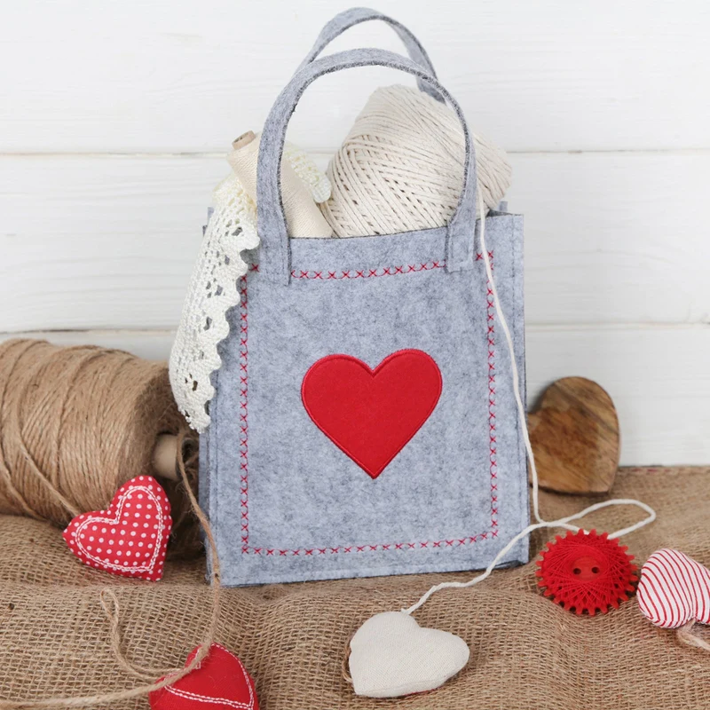 5 kleine HERZ FILZTASCHEN rot grau Geschenktaschen 18 x 20 x 5 cm mit Henkel Geschenkbeutel Hochzeit Geburtstag Weihnachten Valentinstag VERPACKUNG Muttertag