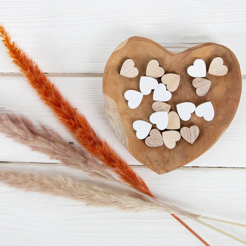 24 kleine Mini Herzen aus Holz - Streuteile natur weiß braun Tischdeko Hochzeitsdeko 2-3 cm