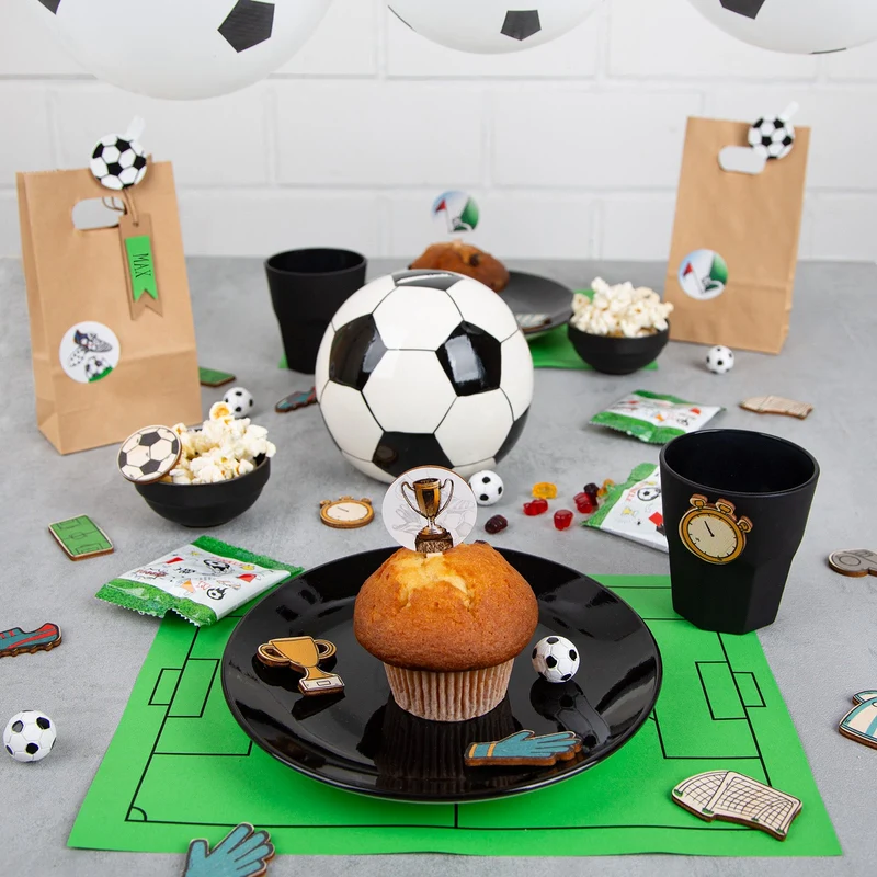 Logbuch-Verlag 12 Fußballklammern Fußballdeko für Kindergeburtstag WM Party EM Fußball Deko Partydeko Kinder Junge Mädchen Mitgebsel Fußballverein