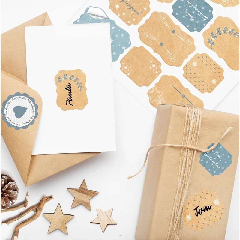 Logbuch-Verlag 17 Weihnachtsaufkleber Aufkleber Weihnachten natur beige Kraftpapier hell-blau shabby Geschenkaufkleber Sticker Verpackung Weihnachtsgeschenke Namensaufkleber
