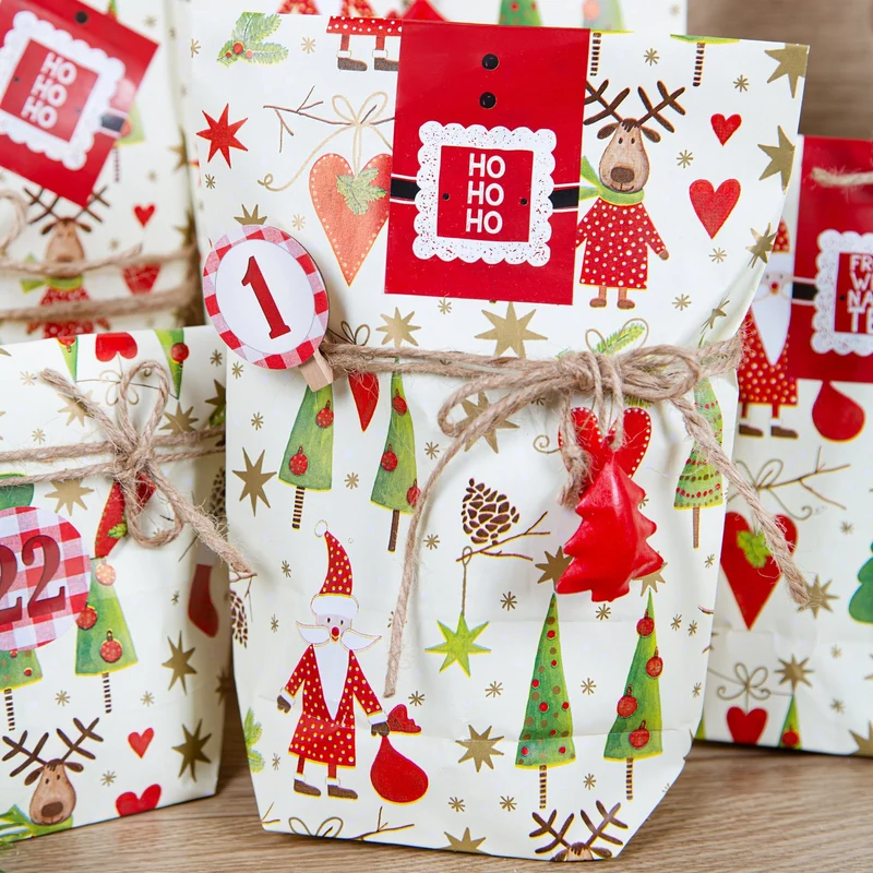 10 Weihnachtsaufkleber rot schwarz weiß HO HO HO Santa FROHE WEIHNACHTEN Aufkleber 5 x 14,8 cm selbstklebende Sticker Banderolen Geschenkaufkleber Verpackung Papiertüten zukleben