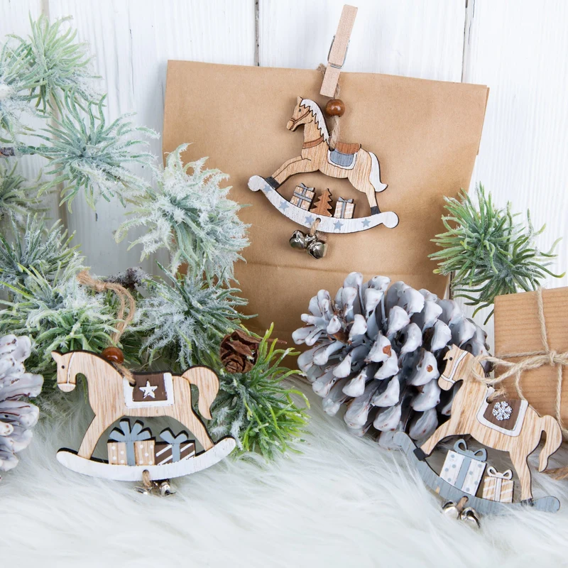 6 Schaukelpferd Weihnachtsanhänger 8 cm mit Glöckchen - grau braun